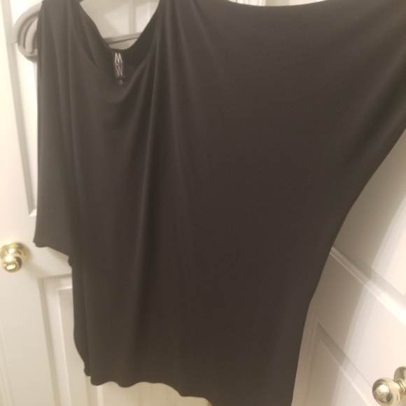 1x Oversized Cold Shoulder Tunic - Picture 3 of 3